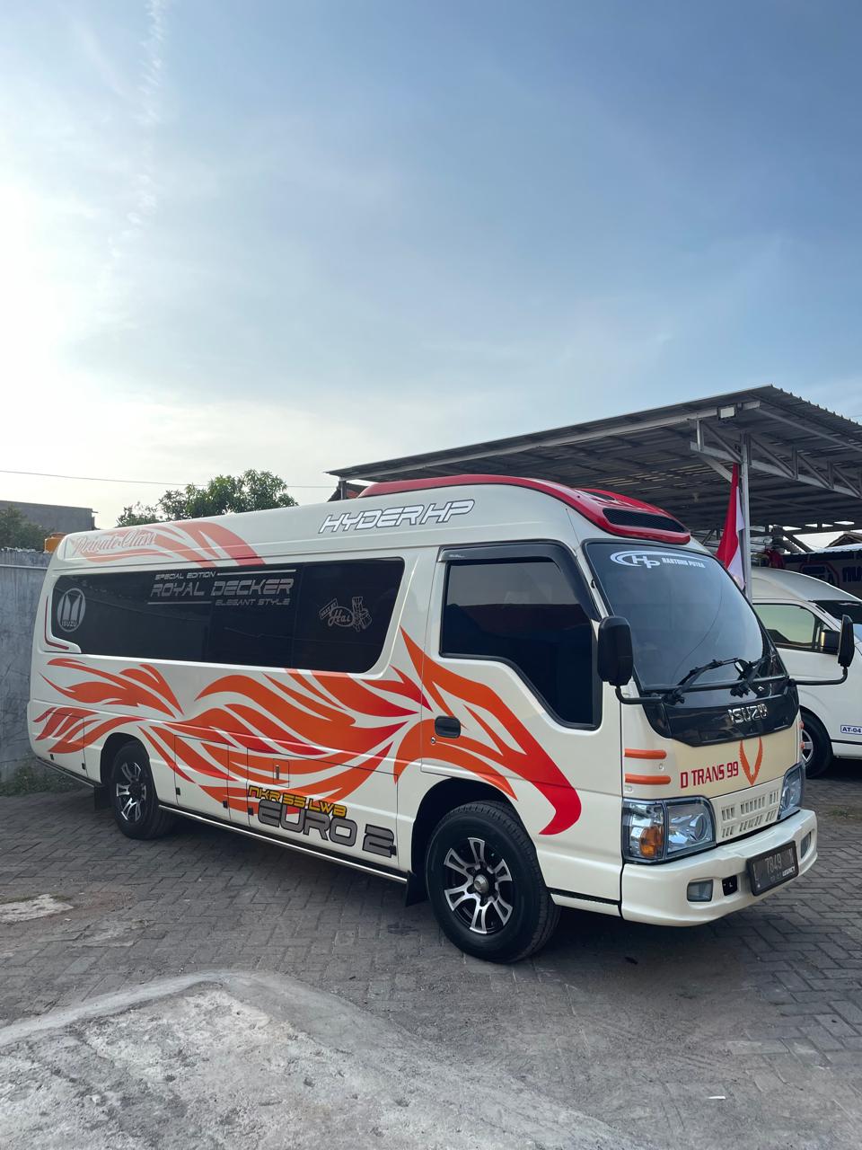 Armada Premium Hiace Commuter & Premio Gesa Travel